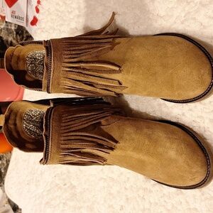 Womens Dingo zipper fringe brown suede boots size 10.  EUC